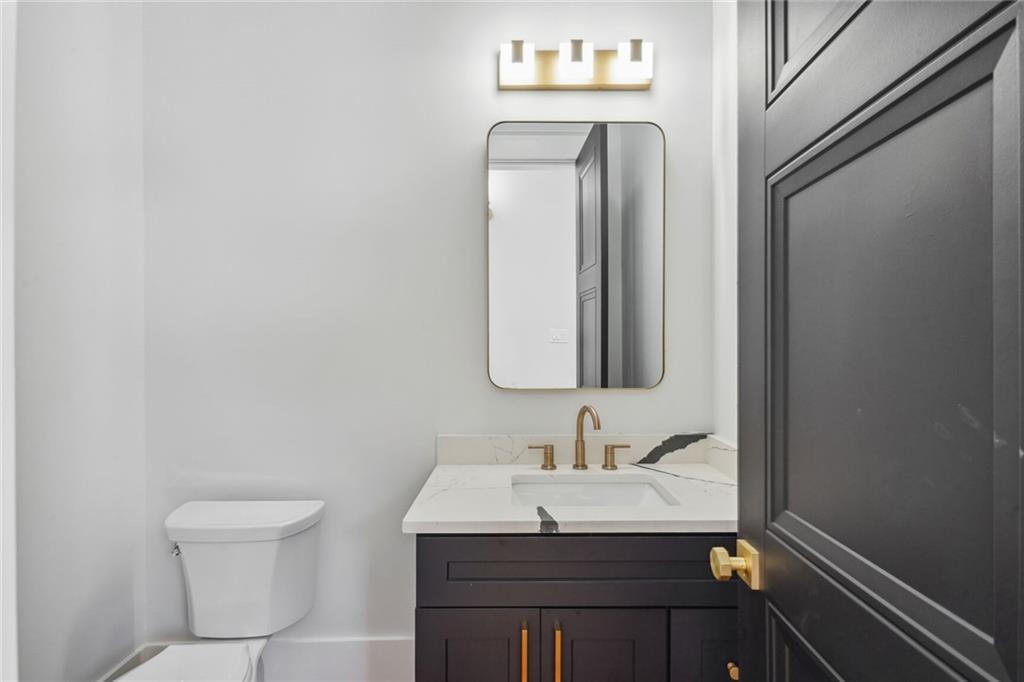 6123 CANAL Boulevard