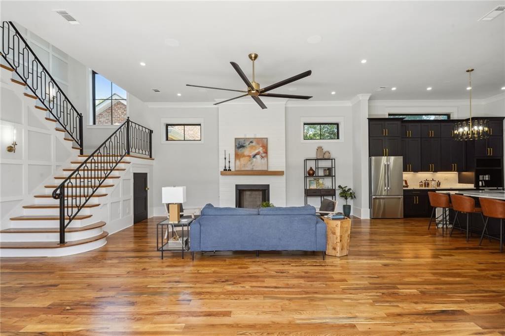 6123 CANAL Boulevard