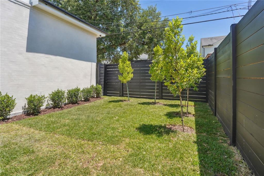 6123 CANAL Boulevard