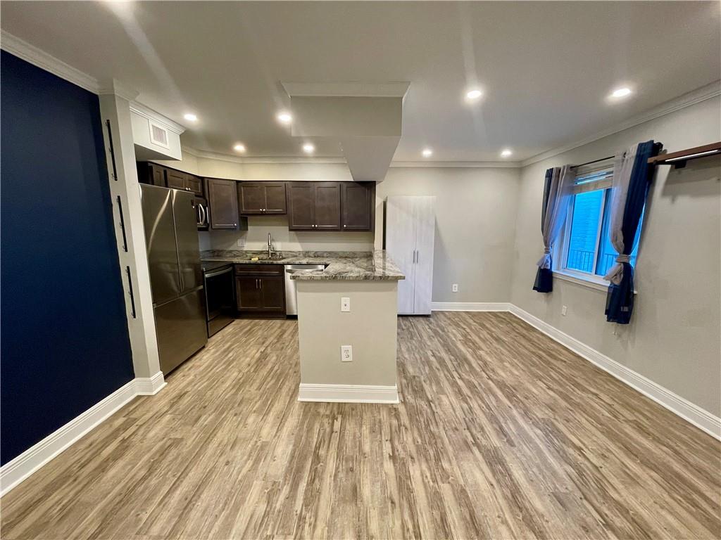 500 LAKE MARINA Avenue 408