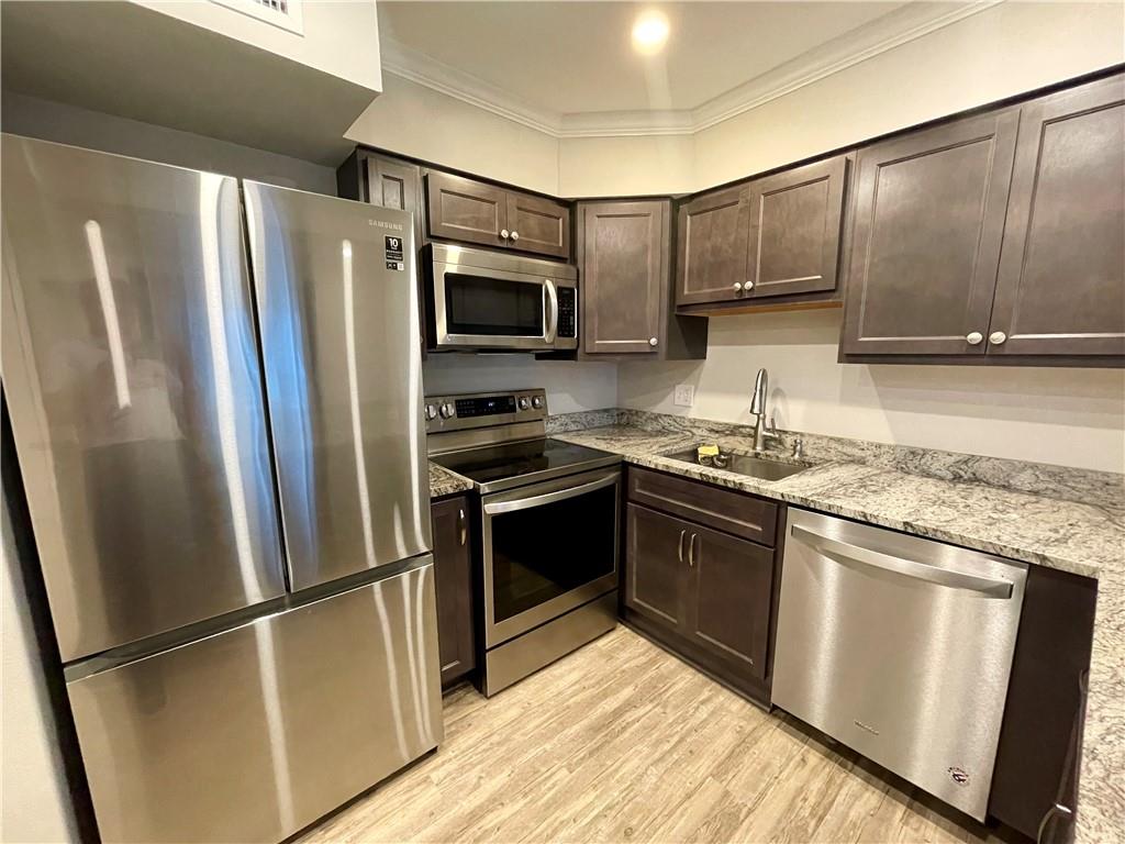 500 LAKE MARINA Avenue 408