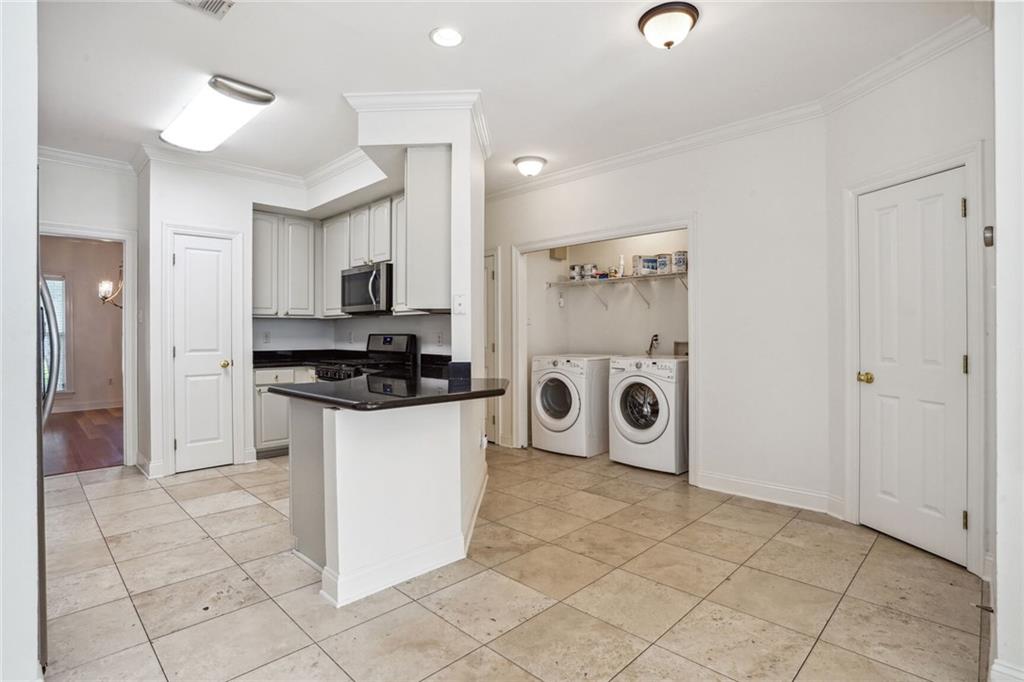 6841 MILNE Boulevard