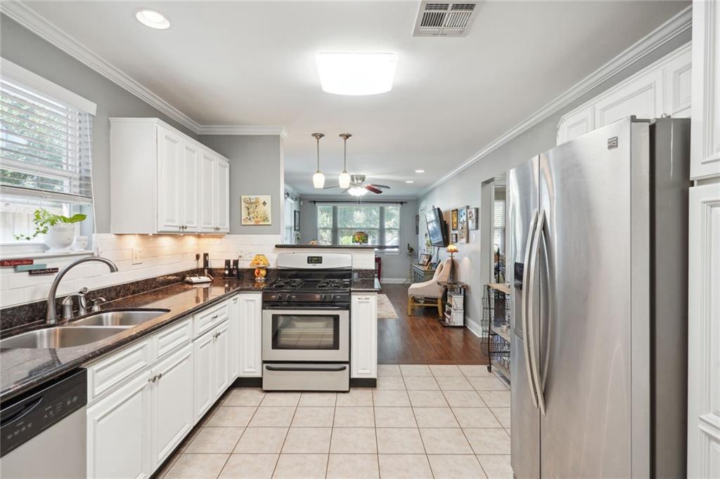 6219 GENERAL DIAZ Street