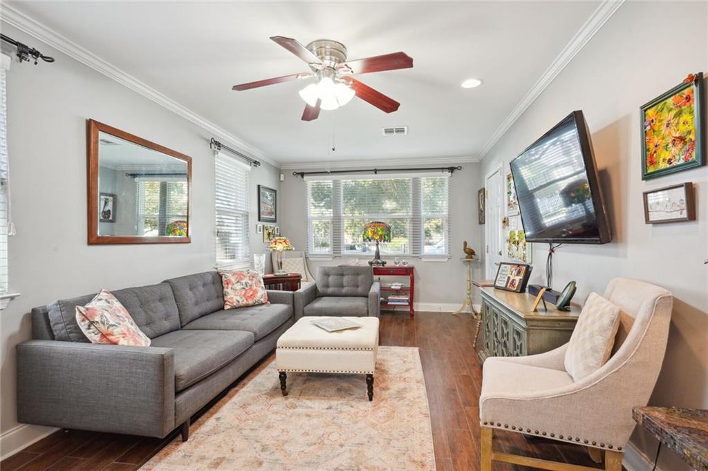 6219 GENERAL DIAZ Street