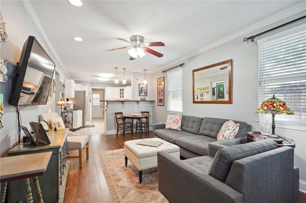 6219 GENERAL DIAZ Street