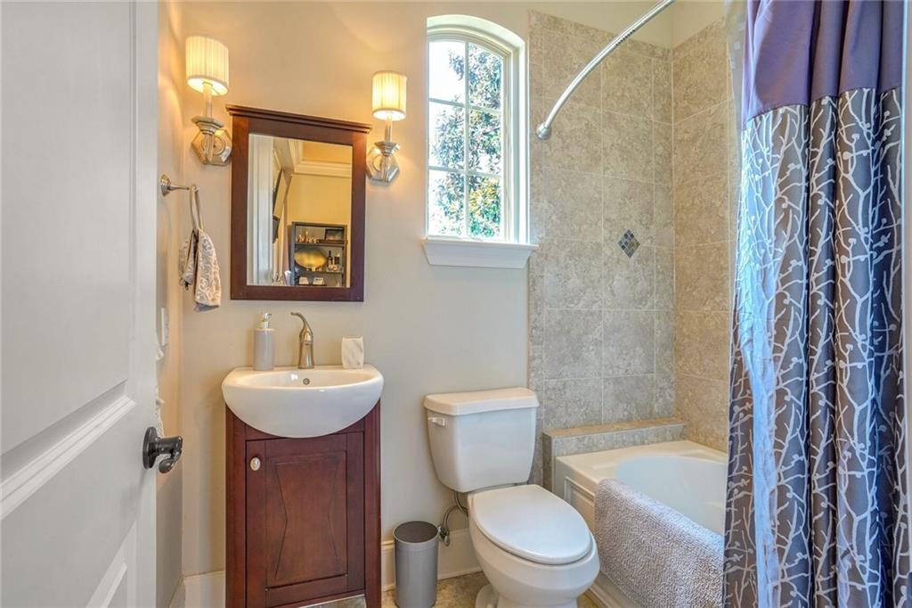 6117 WEST END Boulevard