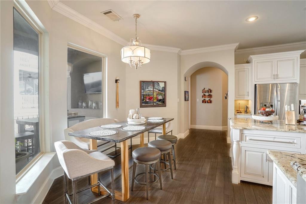 6117 WEST END Boulevard