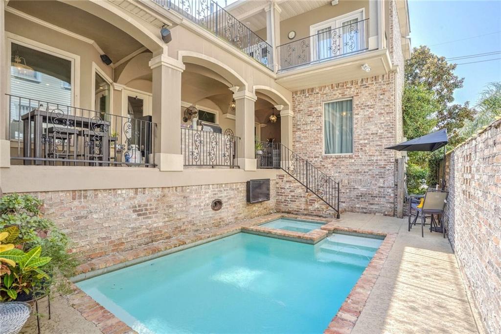 6117 WEST END Boulevard