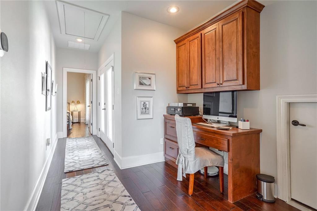 6117 WEST END Boulevard