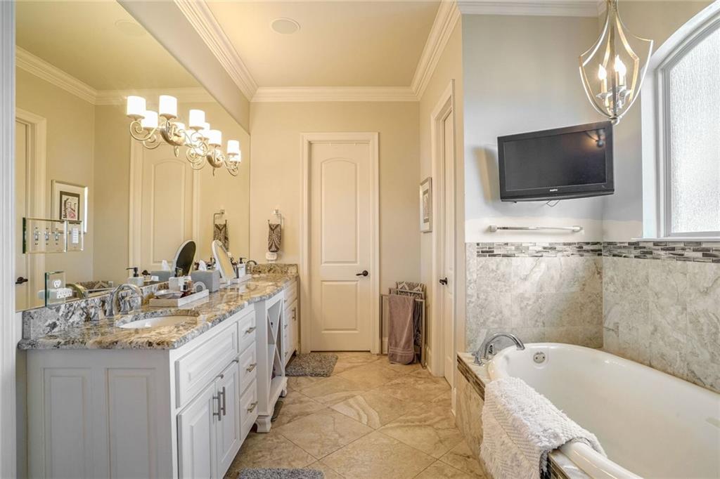 6117 WEST END Boulevard