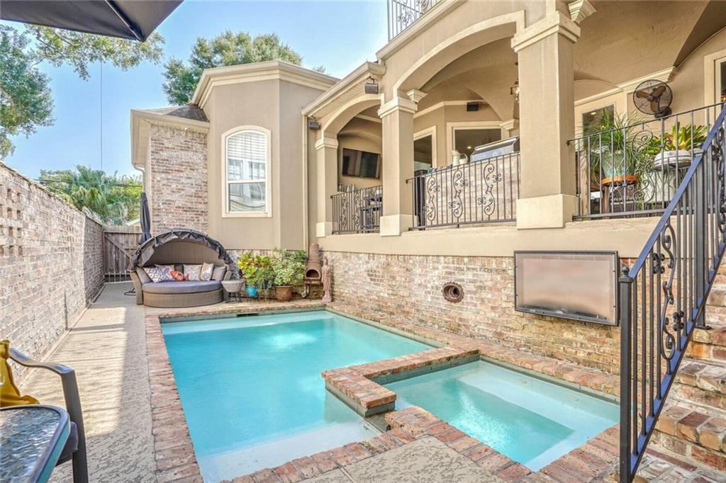 6117 WEST END Boulevard