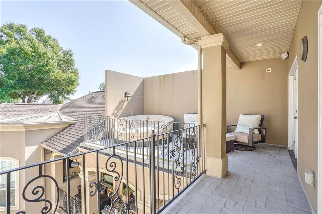 6117 WEST END Boulevard