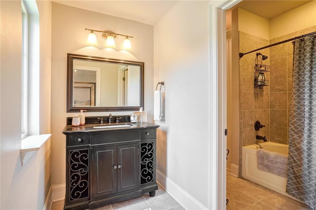 6117 WEST END Boulevard