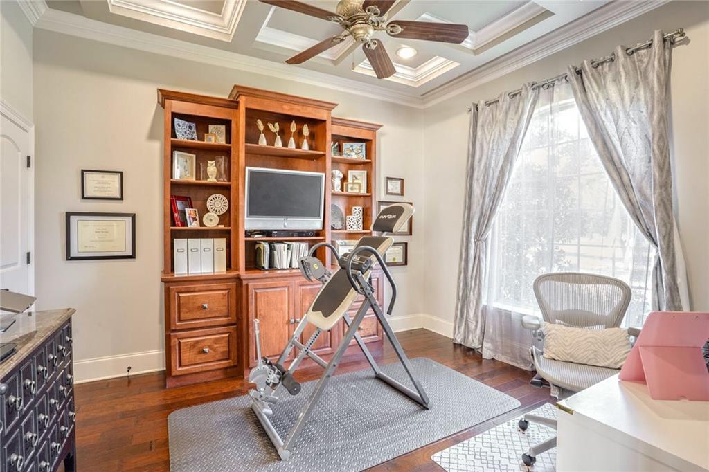 6117 WEST END Boulevard