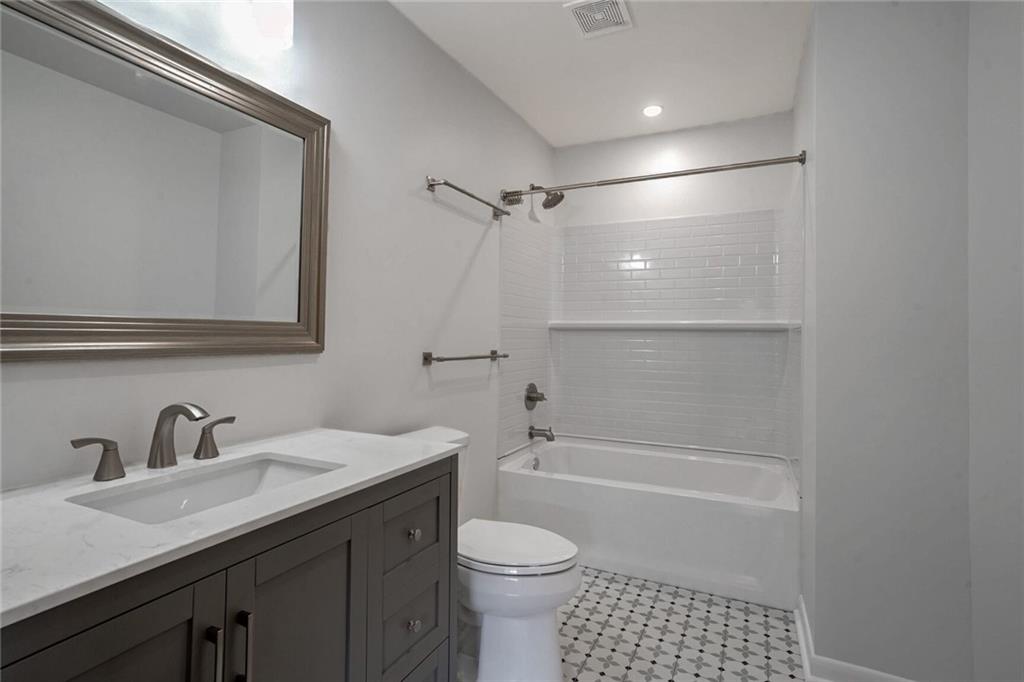 958 ALLEN TOUSSAINT Boulevard