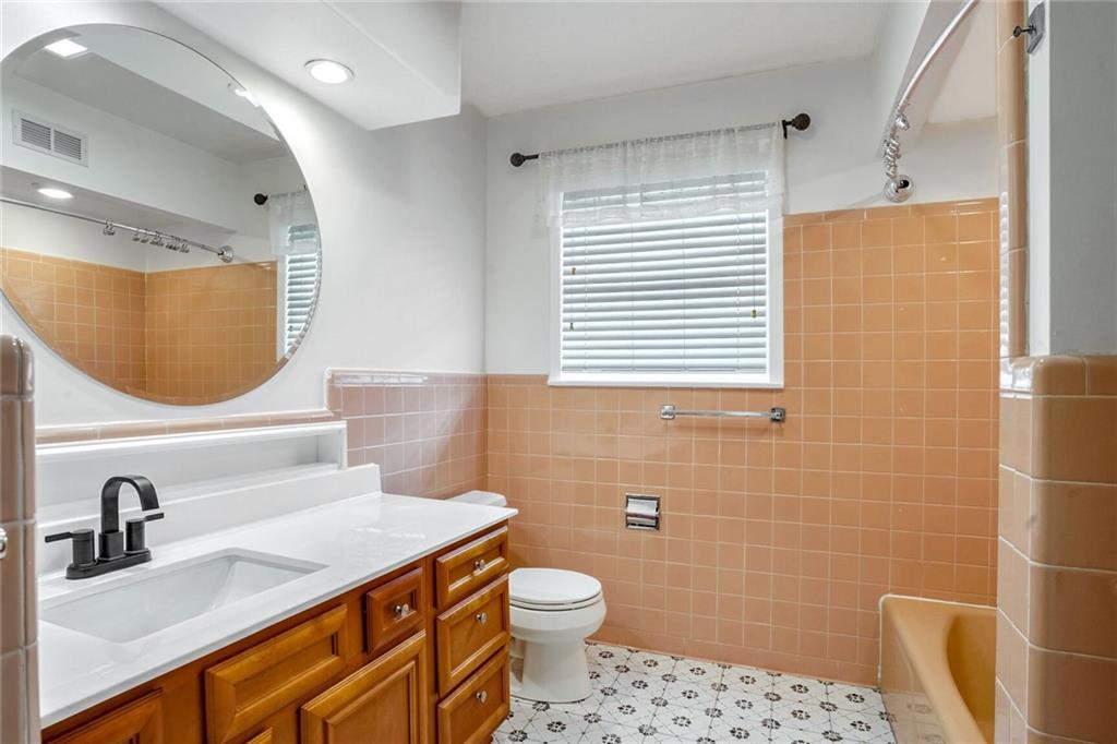 958 ALLEN TOUSSAINT Boulevard