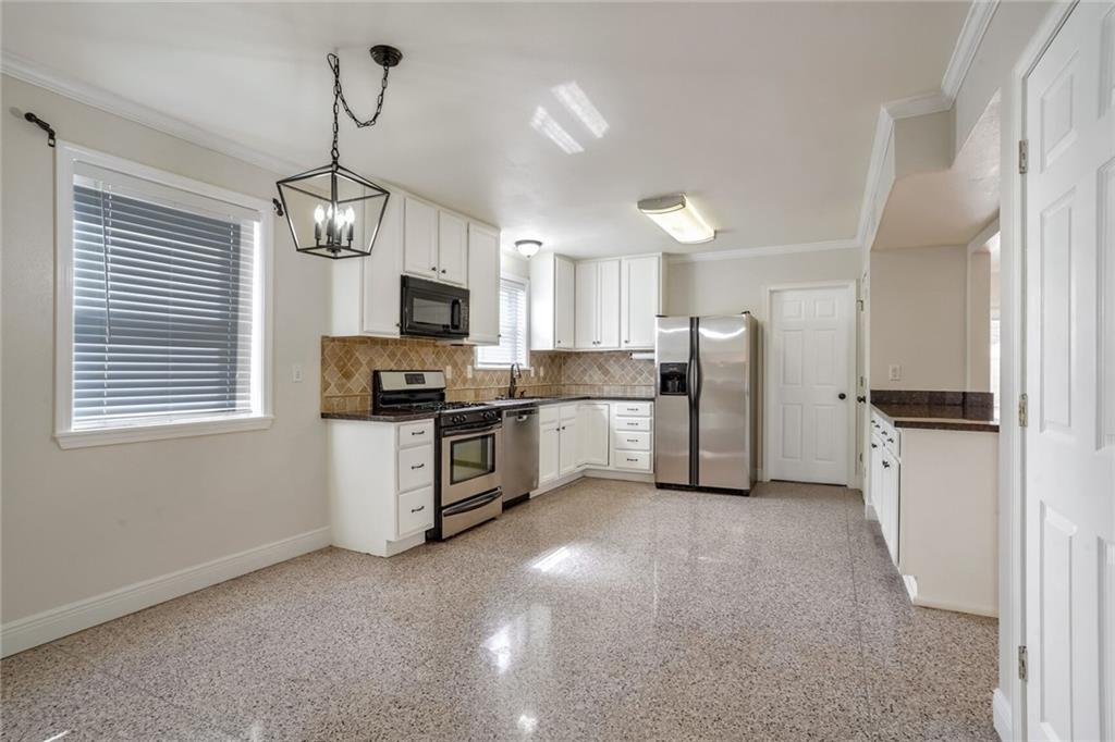 958 ALLEN TOUSSAINT Boulevard