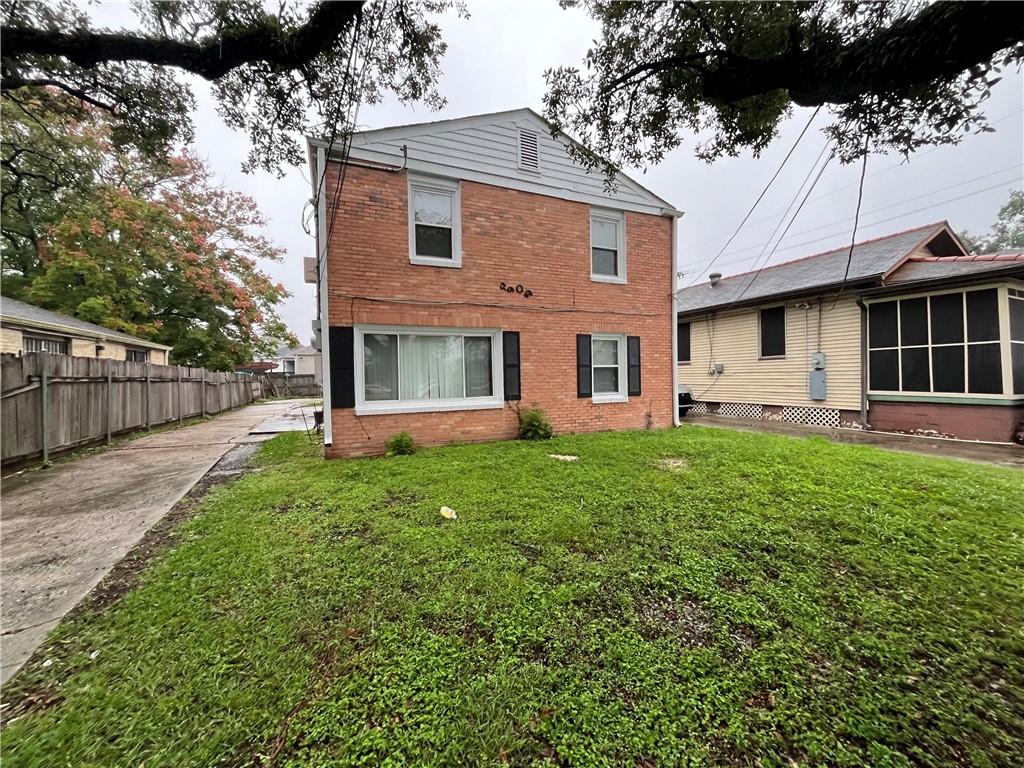 8613 S CLAIBORNE Avenue