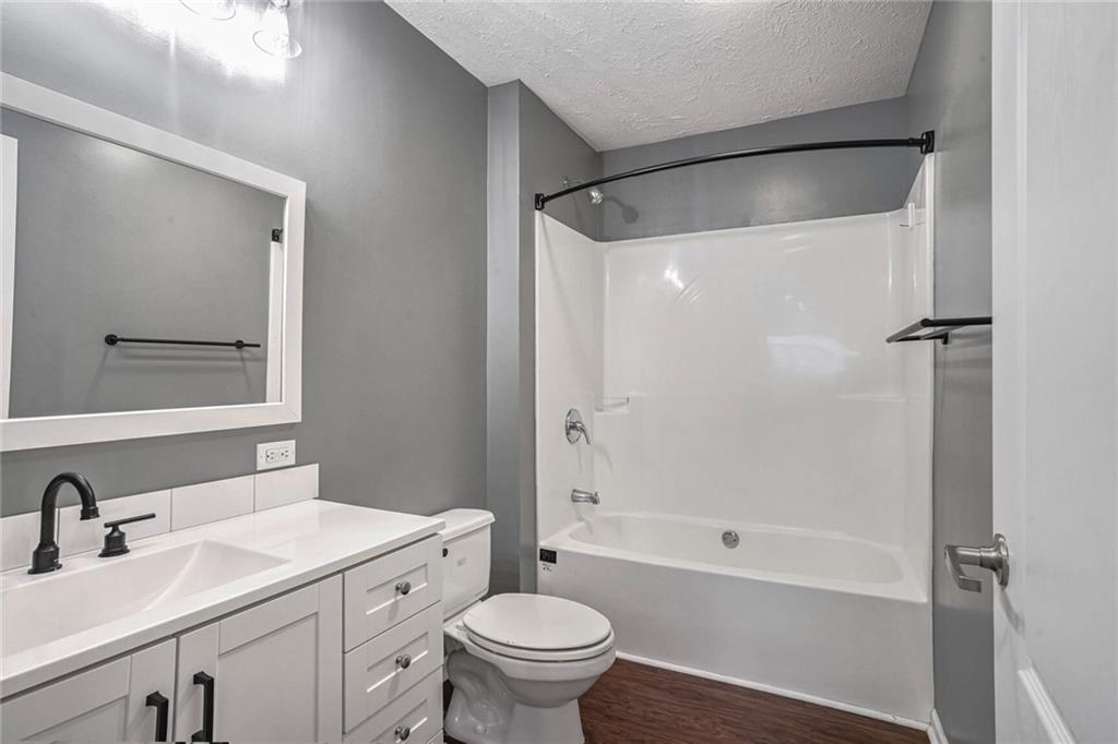 6748 PONTCHARTRAIN Boulevard