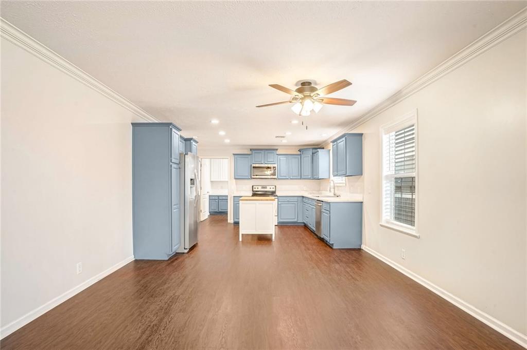 6748 PONTCHARTRAIN Boulevard