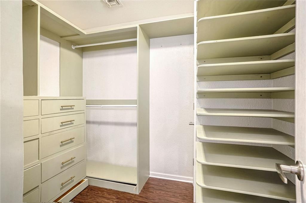 6748 PONTCHARTRAIN Boulevard