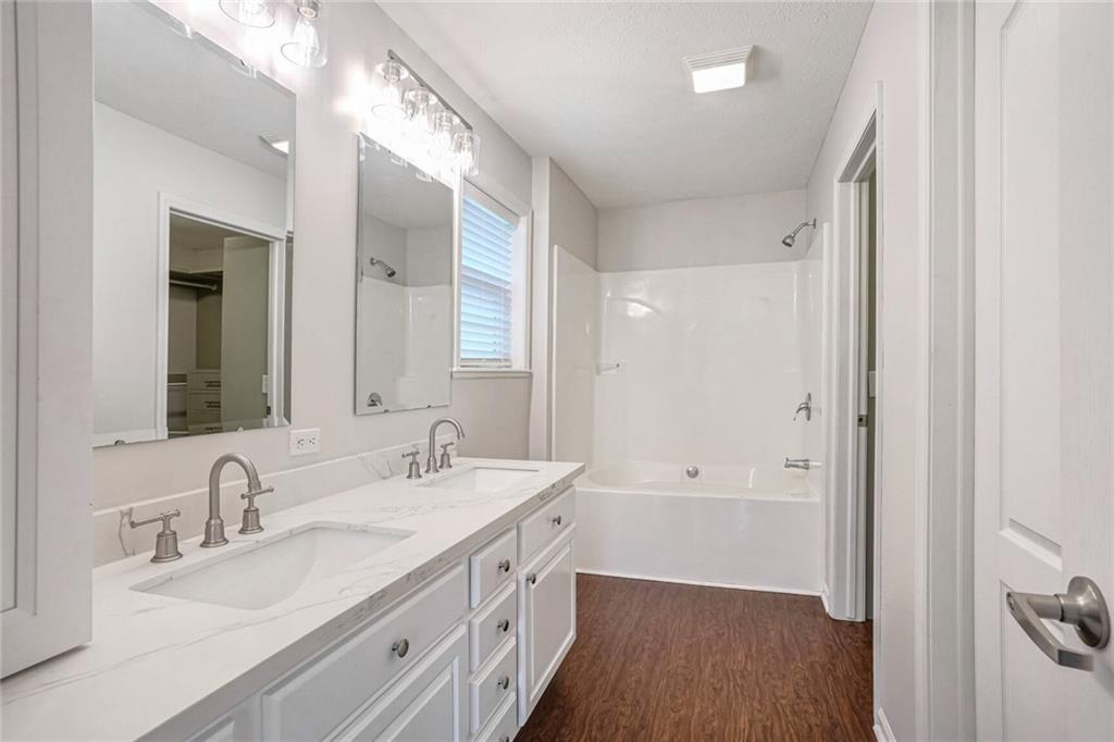 6748 PONTCHARTRAIN Boulevard