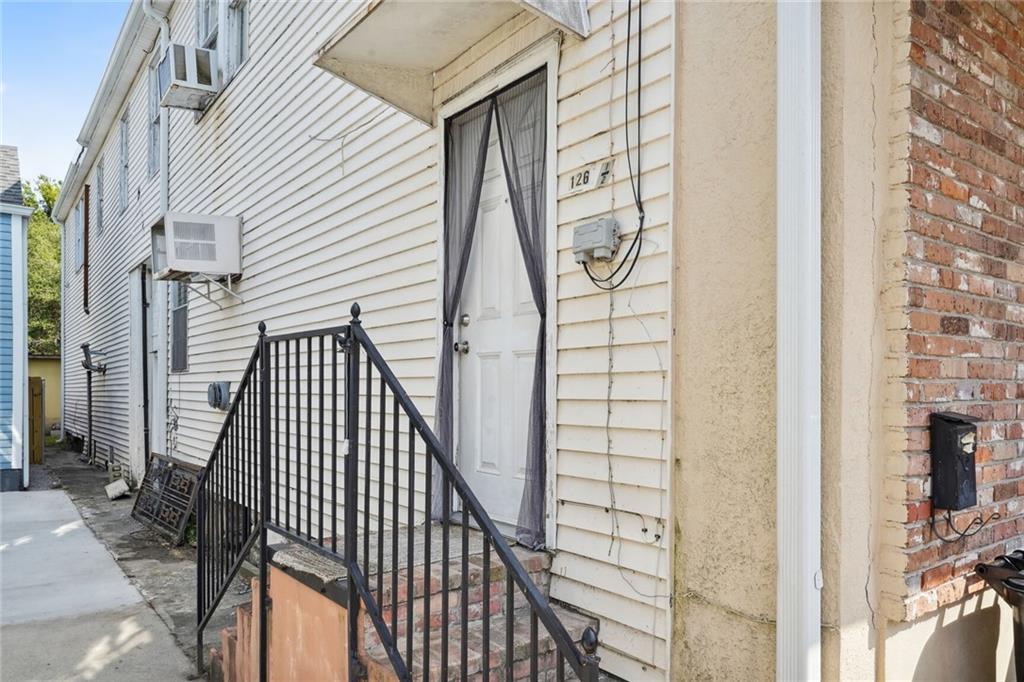 124 N SOLOMON Street