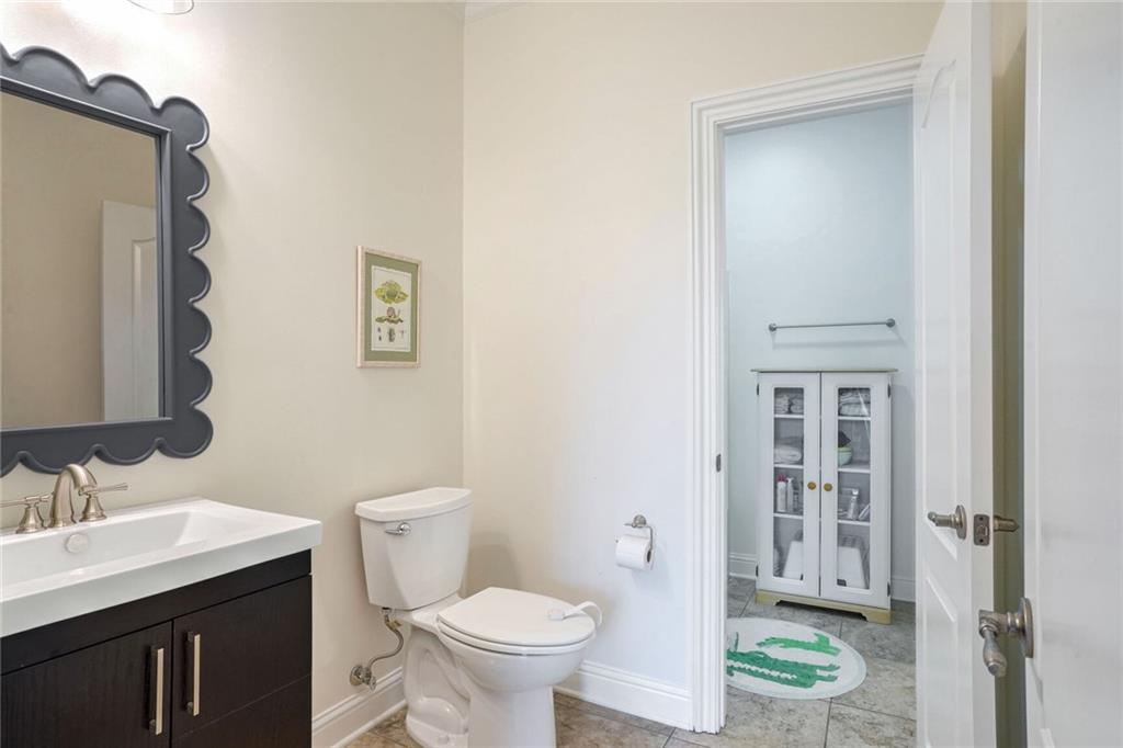 6829 ARGONNE Boulevard