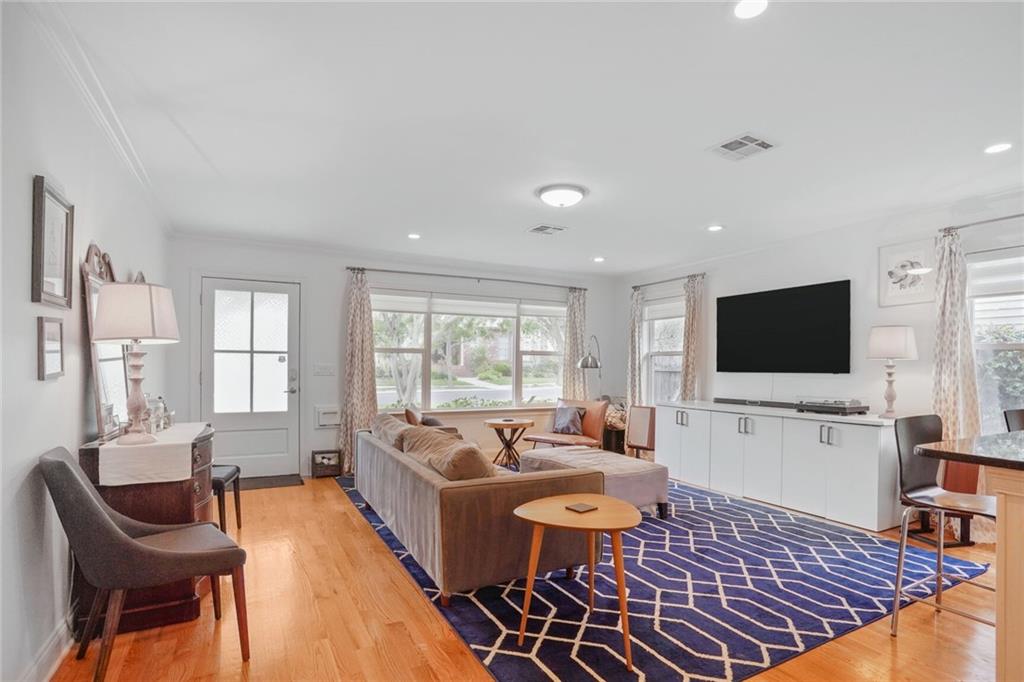 5950 GENERAL DIAZ Street