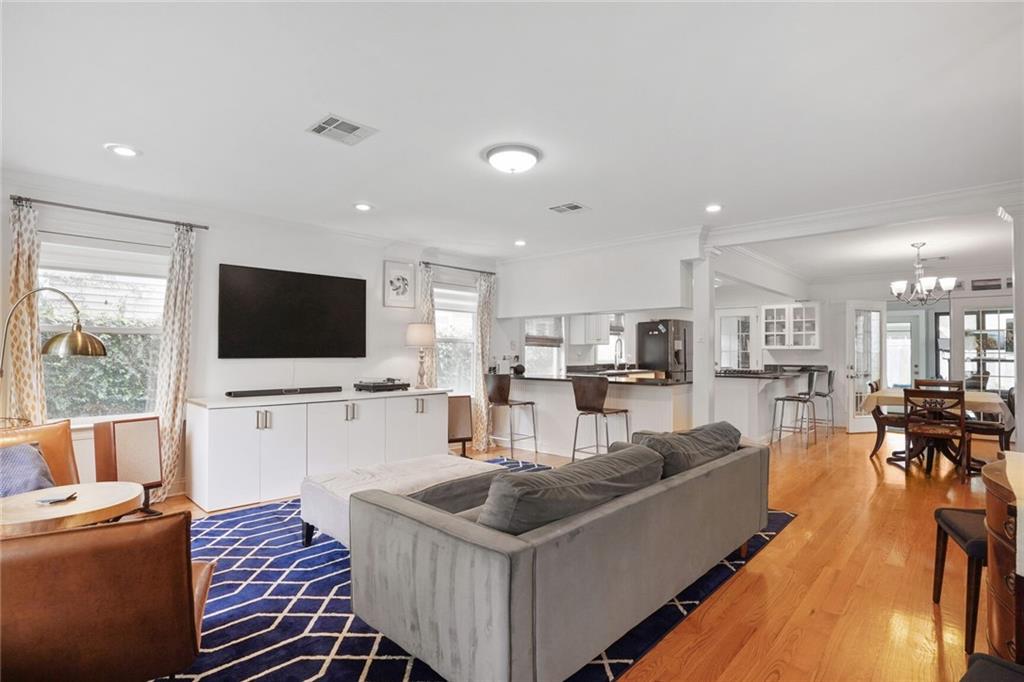 5950 GENERAL DIAZ Street