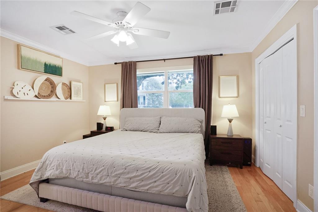 5950 GENERAL DIAZ Street