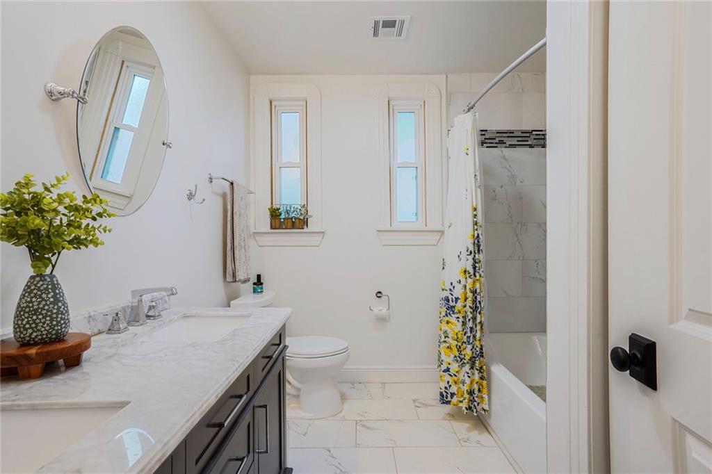 5839 VICKSBURG Street