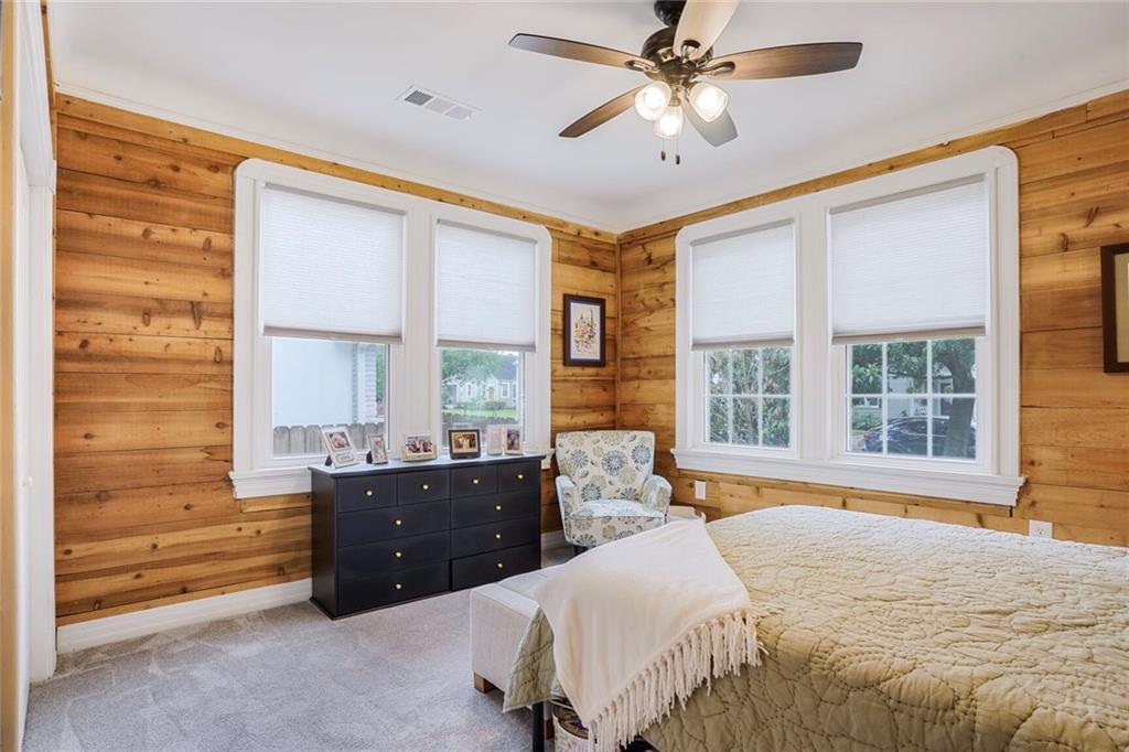 5839 VICKSBURG Street