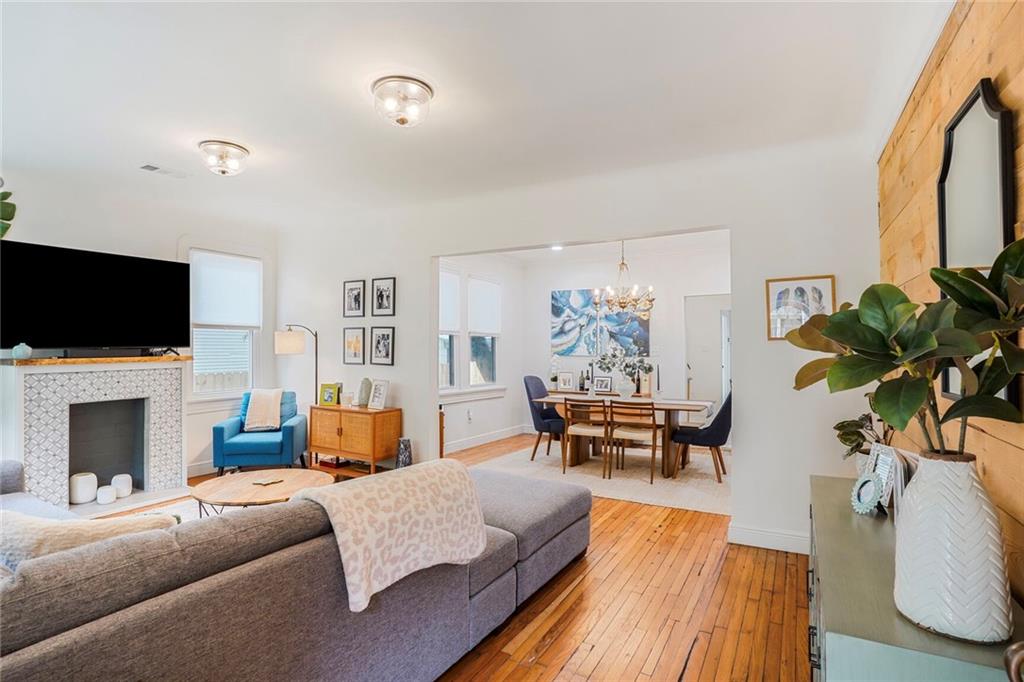 5839 VICKSBURG Street