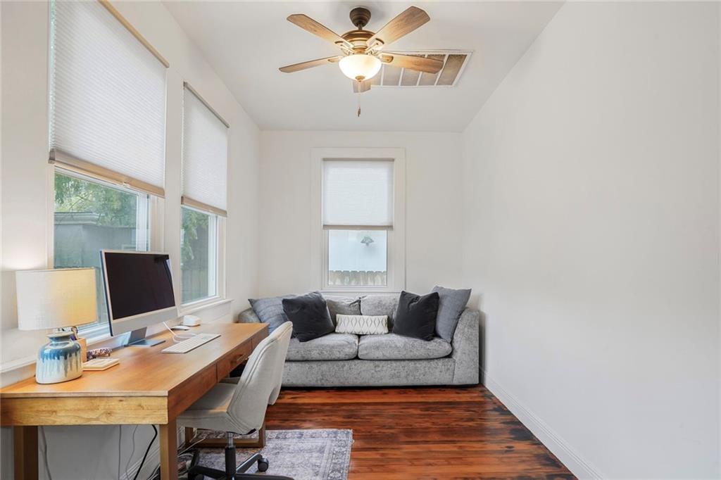 5839 VICKSBURG Street