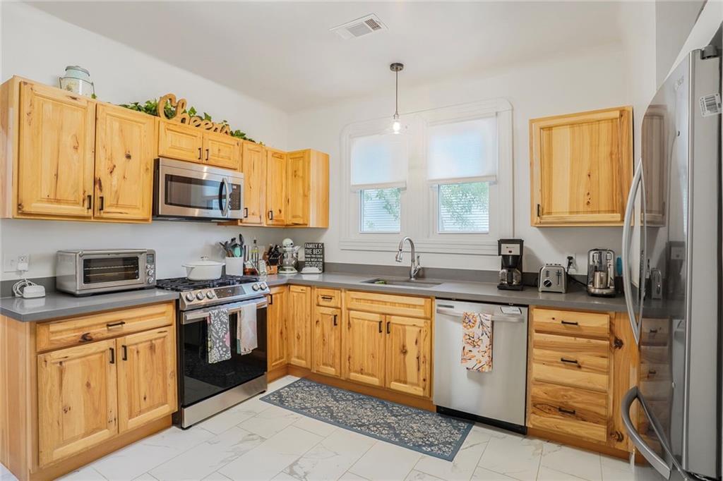 5839 VICKSBURG Street