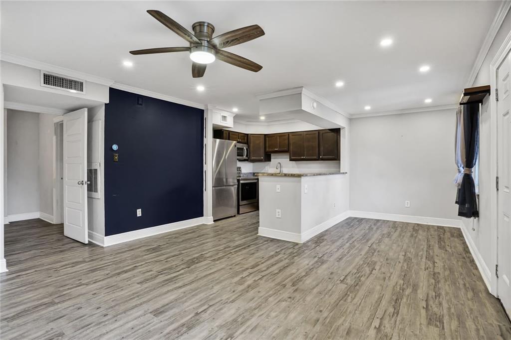 500 LAKE MARINA Avenue 408