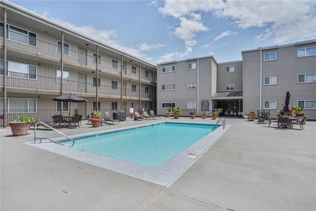 500 LAKE MARINA Avenue 408