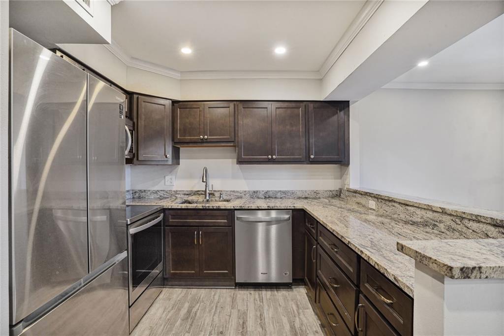 500 LAKE MARINA Avenue 408