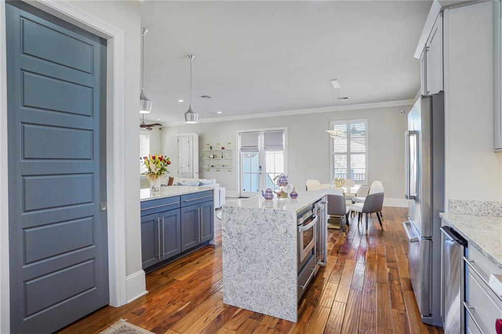 6080 GENERAL HAIG Street