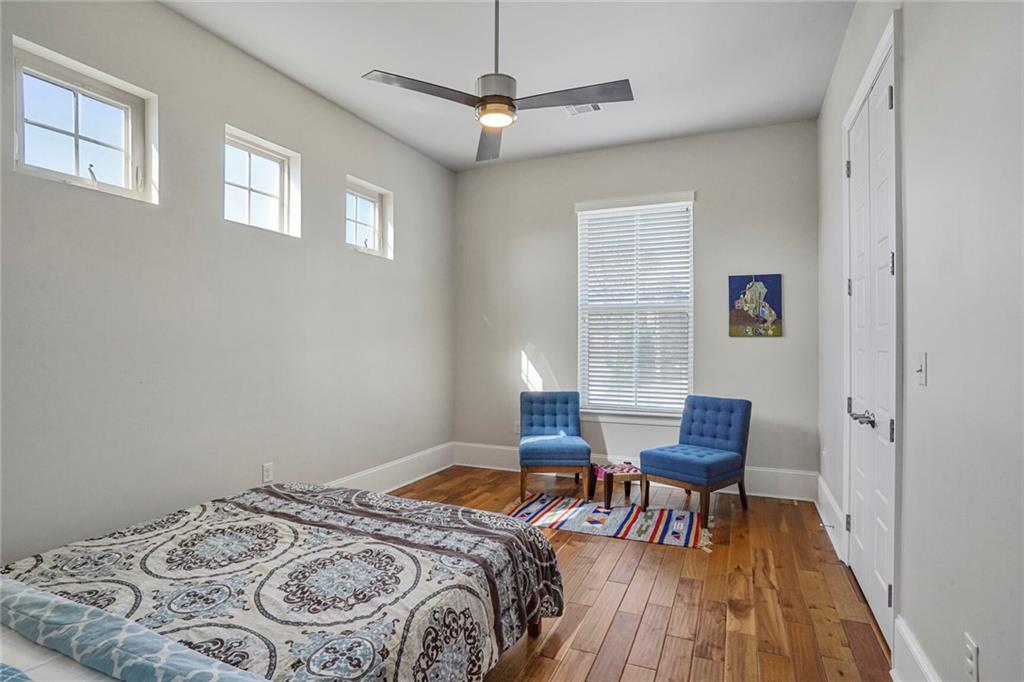 6080 GENERAL HAIG Street