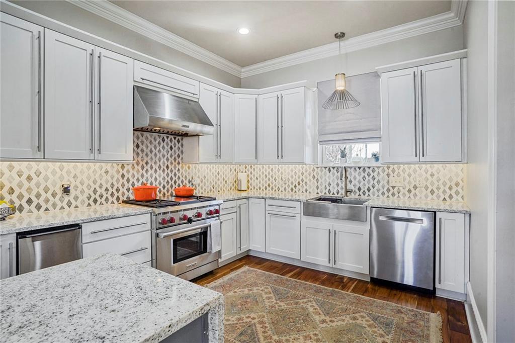 6080 GENERAL HAIG Street