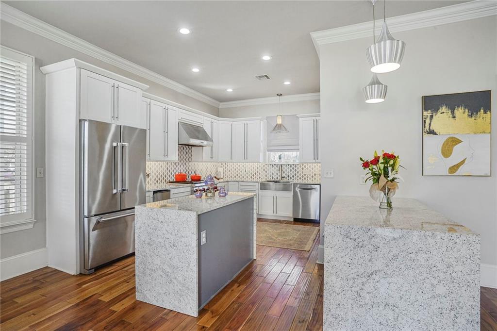 6080 GENERAL HAIG Street