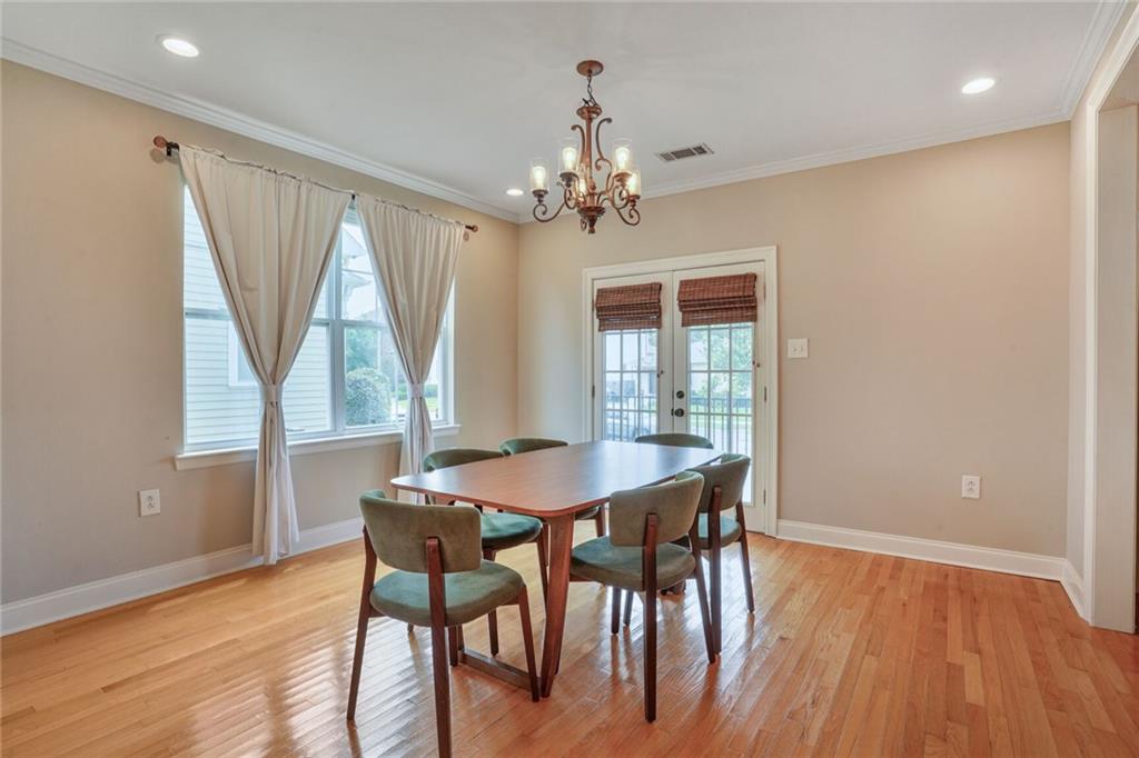 6935 LOUIS XIV Street