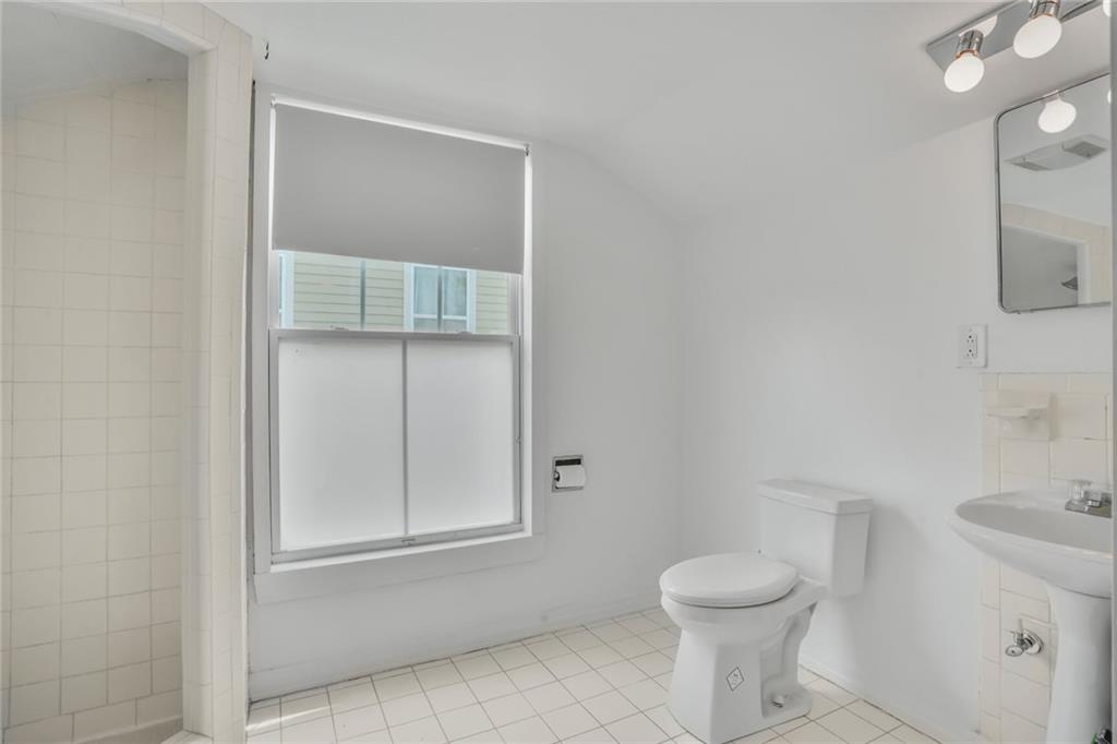 6935 LOUIS XIV Street