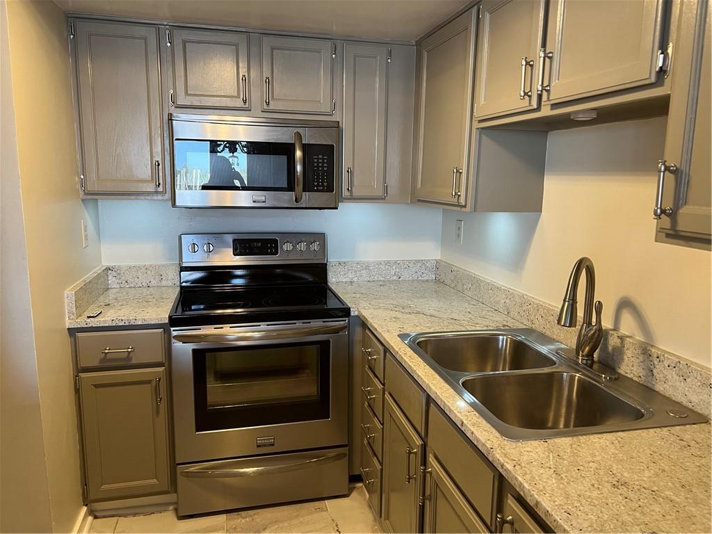 300 LAKE MARINA Avenue 4C