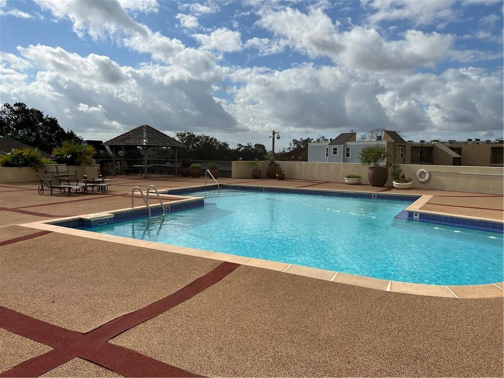 300 LAKE MARINA Avenue 4C