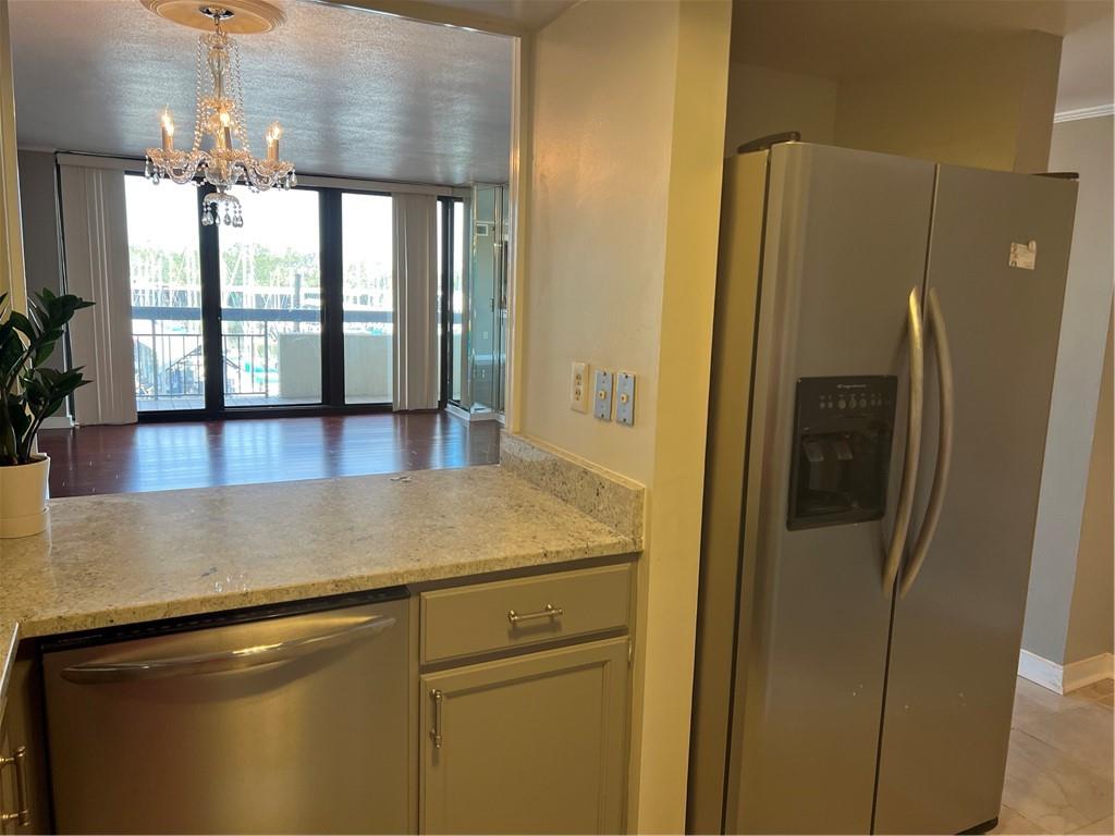 300 LAKE MARINA Avenue 4C