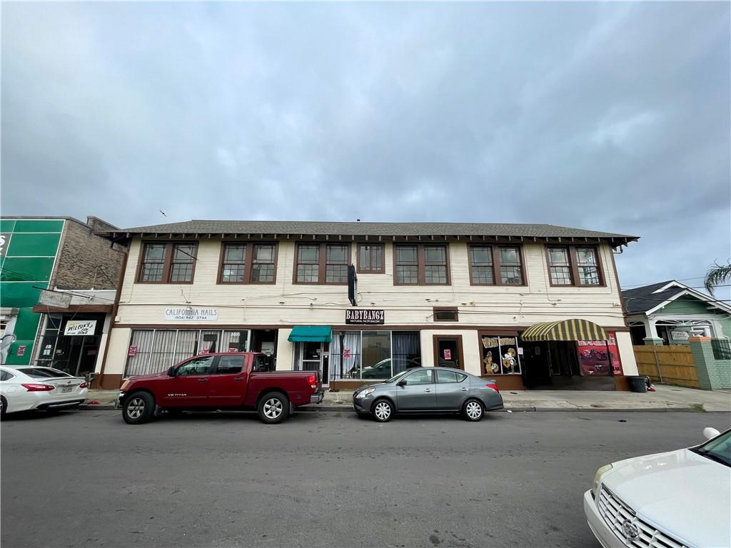 3827 FRENCHMEN Street