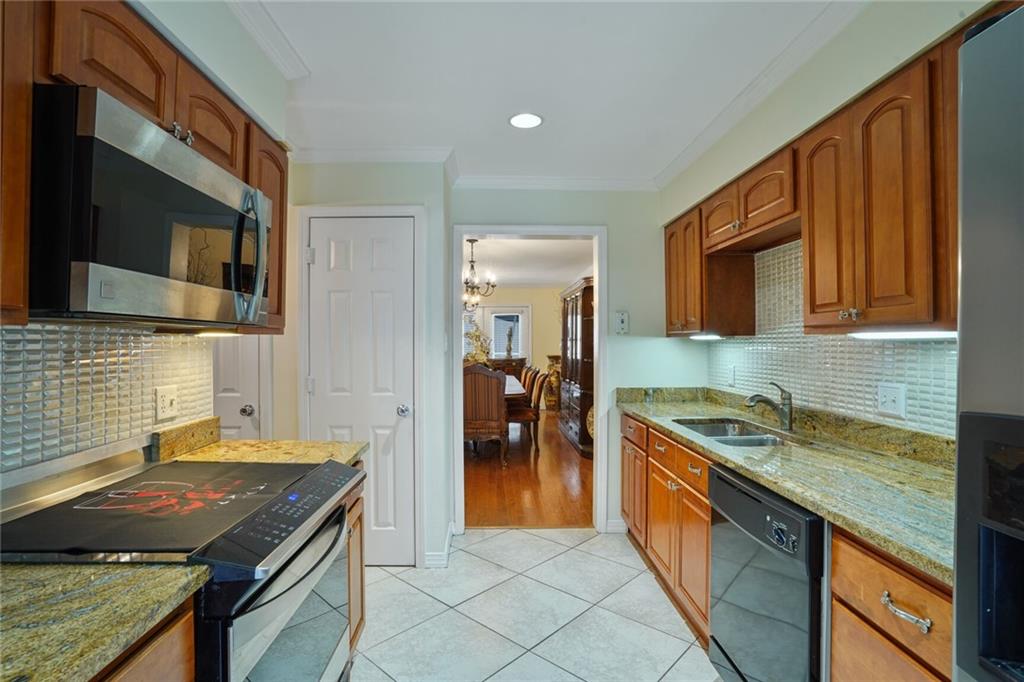 115 10TH Street 115